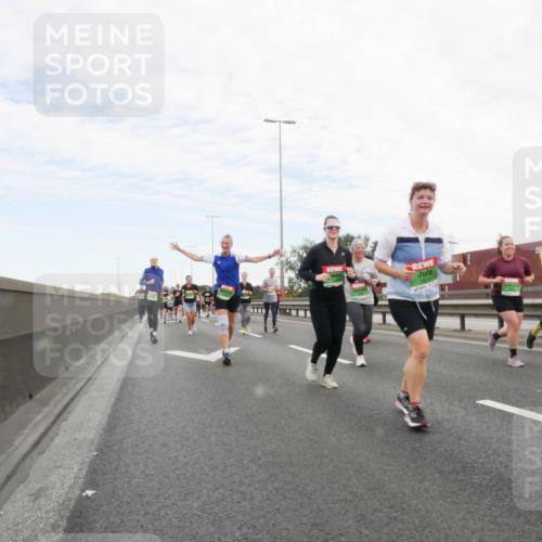 03.10.2025 - Köhlbrandbrückenlauf Matties Gatica Varas http://msf.ph/oto/9173346 03.10.2025 15:26:14 Position 3  meine-sportfotos.de