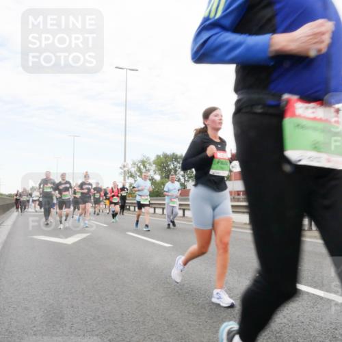 03.10.2025 - Köhlbrandbrückenlauf Matties Gatica Varas http://msf.ph/oto/9173355 03.10.2025 15:26:18 Position 3  meine-sportfotos.de