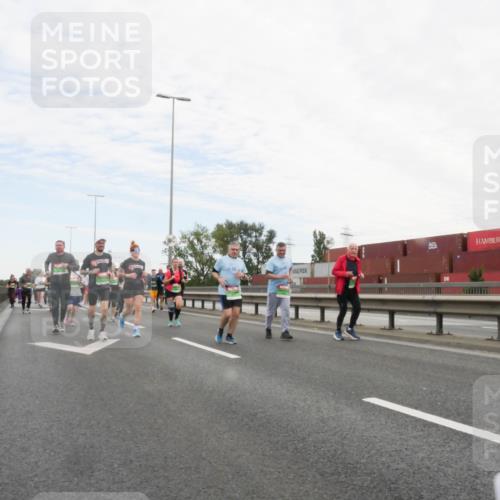 03.10.2025 - Köhlbrandbrückenlauf Matties Gatica Varas http://msf.ph/oto/9173356 03.10.2025 15:26:19 Position 3  meine-sportfotos.de