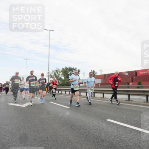 03.10.2025 - Köhlbrandbrückenlauf Matties Gatica Varas http://msf.ph/oto/9173357 03.10.2025 15:26:19 Position 3  meine-sportfotos.de