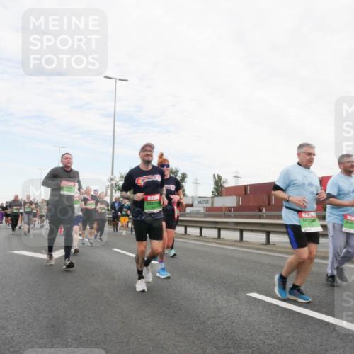 03.10.2025 - Köhlbrandbrückenlauf Matties Gatica Varas http://msf.ph/oto/9173360 03.10.2025 15:26:21 Position 3  meine-sportfotos.de