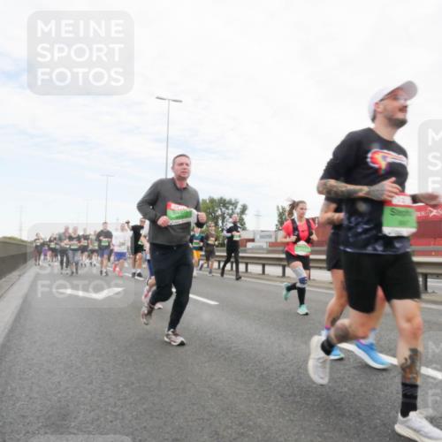 03.10.2025 - Köhlbrandbrückenlauf Matties Gatica Varas http://msf.ph/oto/9173362 03.10.2025 15:26:22 Position 3  meine-sportfotos.de
