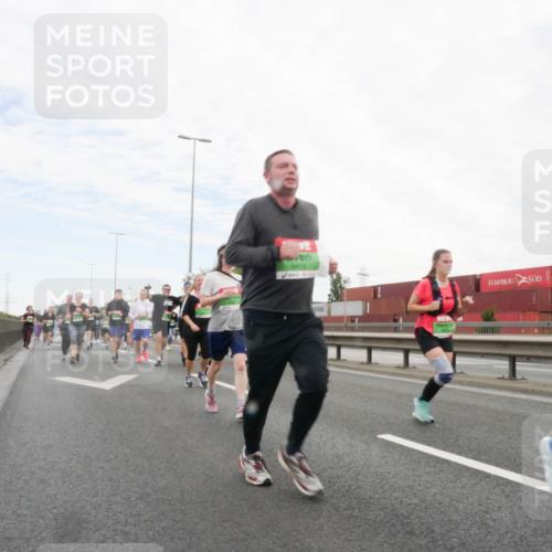 03.10.2025 - Köhlbrandbrückenlauf Matties Gatica Varas http://msf.ph/oto/9173363 03.10.2025 15:26:22 Position 3 8475 meine-sportfotos.de