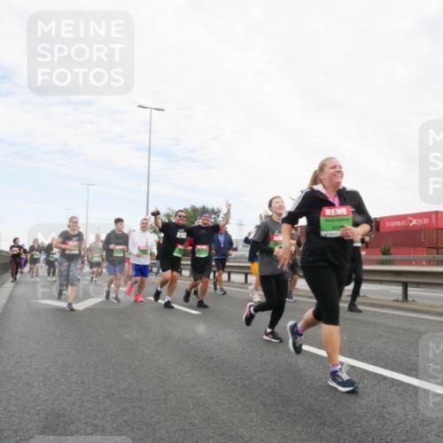 03.10.2025 - Köhlbrandbrückenlauf Matties Gatica Varas http://msf.ph/oto/9173367 03.10.2025 15:26:24 Position 3  meine-sportfotos.de