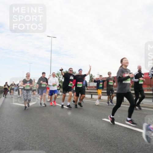 03.10.2025 - Köhlbrandbrückenlauf Matties Gatica Varas http://msf.ph/oto/9173368 03.10.2025 15:26:25 Position 3  meine-sportfotos.de