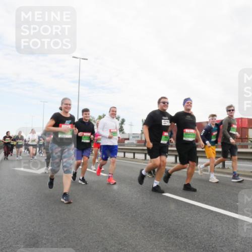03.10.2025 - Köhlbrandbrückenlauf Matties Gatica Varas http://msf.ph/oto/9173370 03.10.2025 15:26:26 Position 3  meine-sportfotos.de