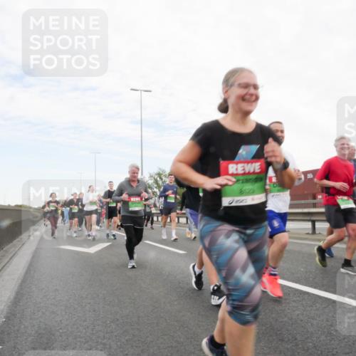 03.10.2025 - Köhlbrandbrückenlauf Matties Gatica Varas http://msf.ph/oto/9173372 03.10.2025 15:26:27 Position 3  meine-sportfotos.de