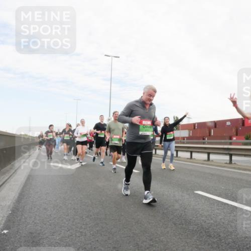 03.10.2025 - Köhlbrandbrückenlauf Matties Gatica Varas http://msf.ph/oto/9173374 03.10.2025 15:26:28 Position 3 8461 meine-sportfotos.de