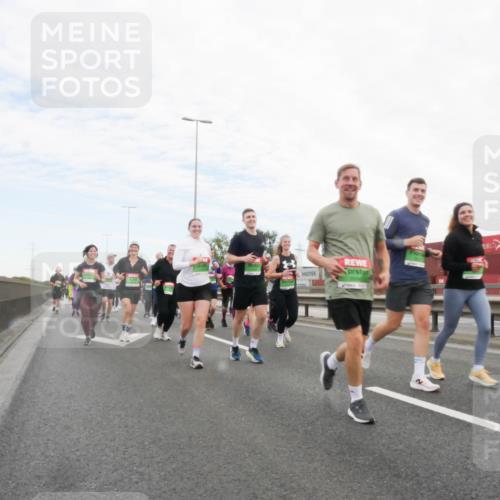 03.10.2025 - Köhlbrandbrückenlauf Matties Gatica Varas http://msf.ph/oto/9173377 03.10.2025 15:26:29 Position 3  meine-sportfotos.de