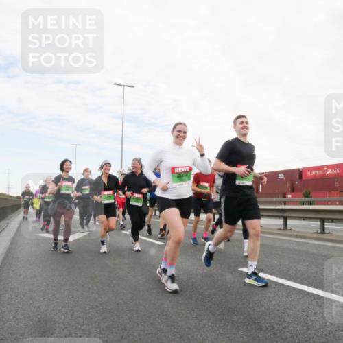 03.10.2025 - Köhlbrandbrückenlauf Matties Gatica Varas http://msf.ph/oto/9173379 03.10.2025 15:26:30 Position 3  meine-sportfotos.de