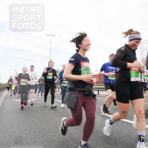 03.10.2025 - Köhlbrandbrückenlauf Matties Gatica Varas http://msf.ph/oto/9173382 03.10.2025 15:26:32 Position 3  meine-sportfotos.de