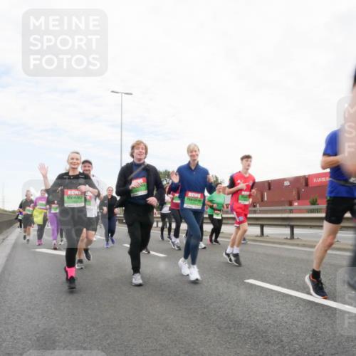 03.10.2025 - Köhlbrandbrückenlauf Matties Gatica Varas http://msf.ph/oto/9173383 03.10.2025 15:26:32 Position 3  meine-sportfotos.de