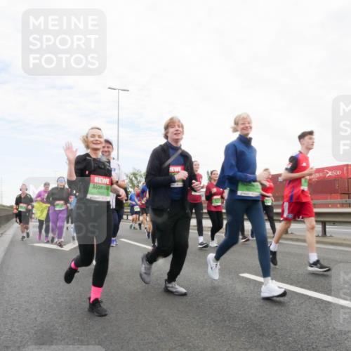 03.10.2025 - Köhlbrandbrückenlauf Matties Gatica Varas http://msf.ph/oto/9173384 03.10.2025 15:26:33 Position 3 7405 meine-sportfotos.de
