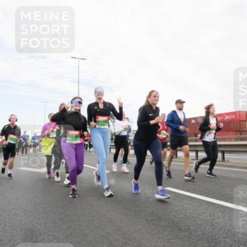 03.10.2025 - Köhlbrandbrückenlauf Matties Gatica Varas http://msf.ph/oto/9173388 03.10.2025 15:26:35 Position 3  meine-sportfotos.de