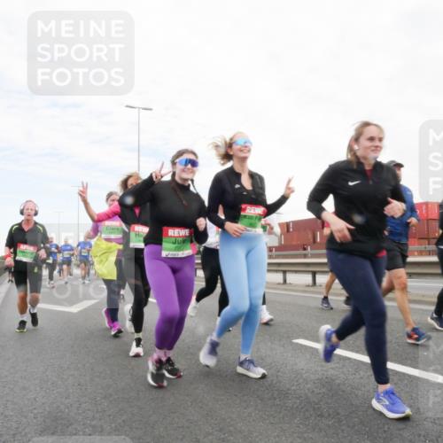 03.10.2025 - Köhlbrandbrückenlauf Matties Gatica Varas http://msf.ph/oto/9173389 03.10.2025 15:26:35 Position 3 79 meine-sportfotos.de