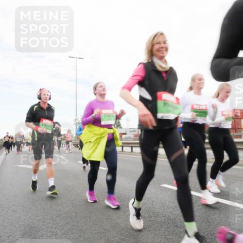 03.10.2025 - Köhlbrandbrückenlauf Matties Gatica Varas http://msf.ph/oto/9173391 03.10.2025 15:26:36 Position 3  meine-sportfotos.de