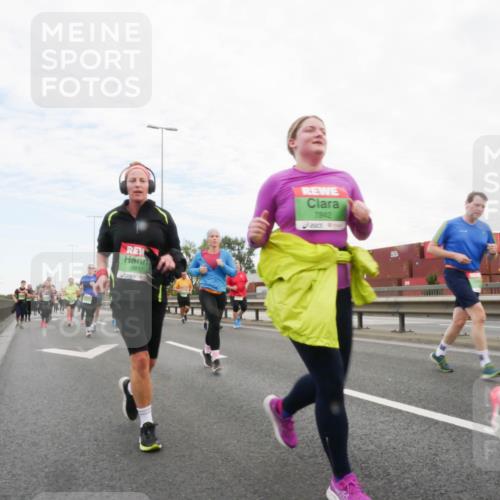 03.10.2025 - Köhlbrandbrückenlauf Matties Gatica Varas http://msf.ph/oto/9173392 03.10.2025 15:26:36 Position 3 7837, 7942 meine-sportfotos.de