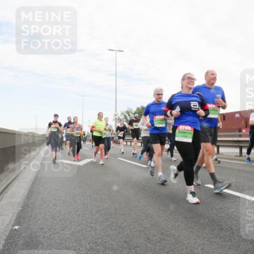 03.10.2025 - Köhlbrandbrückenlauf Matties Gatica Varas http://msf.ph/oto/9173400 03.10.2025 15:26:40 Position 3 8764 meine-sportfotos.de