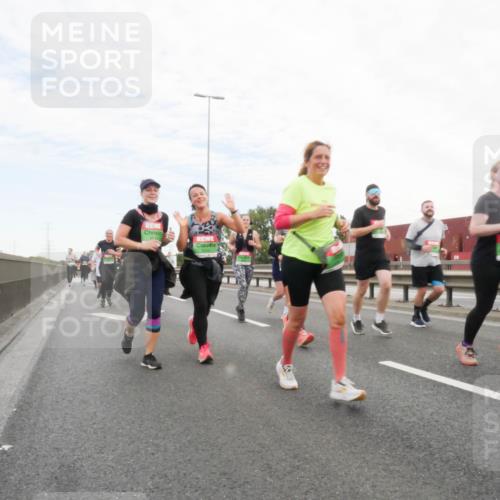 03.10.2025 - Köhlbrandbrückenlauf Matties Gatica Varas http://msf.ph/oto/9173404 03.10.2025 15:26:42 Position 3  meine-sportfotos.de