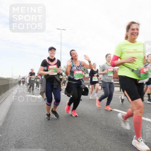 03.10.2025 - Köhlbrandbrückenlauf Matties Gatica Varas http://msf.ph/oto/9173405 03.10.2025 15:26:43 Position 3 9554 meine-sportfotos.de