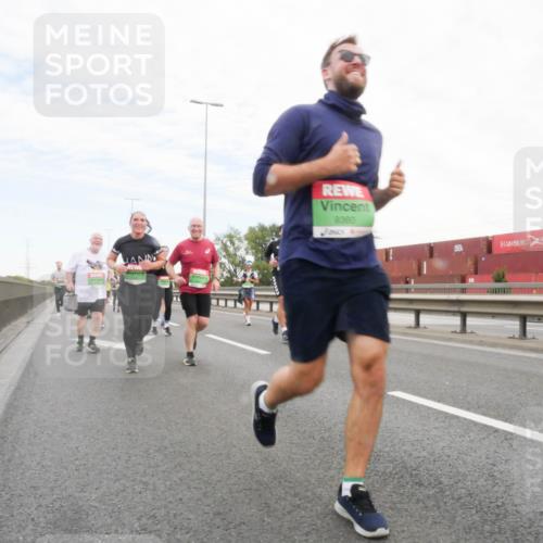 03.10.2025 - Köhlbrandbrückenlauf Matties Gatica Varas http://msf.ph/oto/9173409 03.10.2025 15:26:45 Position 3 9360 meine-sportfotos.de