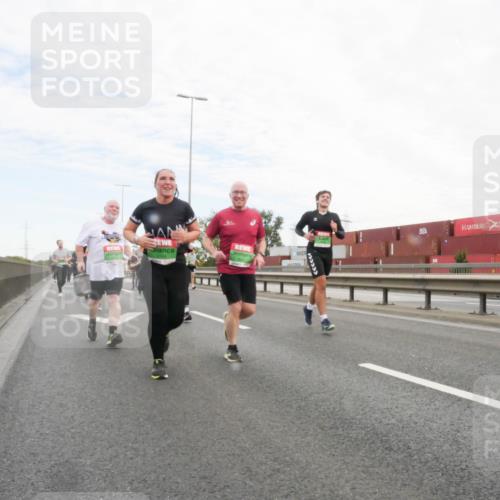 03.10.2025 - Köhlbrandbrückenlauf Matties Gatica Varas http://msf.ph/oto/9173410 03.10.2025 15:26:45 Position 3  meine-sportfotos.de