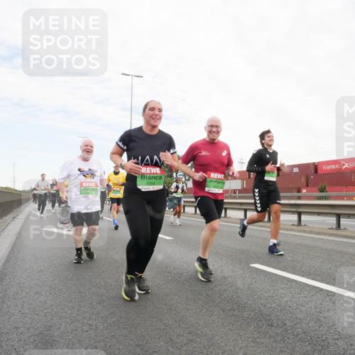 03.10.2025 - Köhlbrandbrückenlauf Matties Gatica Varas http://msf.ph/oto/9173411 03.10.2025 15:26:46 Position 3 8366 meine-sportfotos.de
