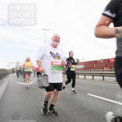 03.10.2025 - Köhlbrandbrückenlauf Matties Gatica Varas http://msf.ph/oto/9173413 03.10.2025 15:26:47 Position 3 8538 meine-sportfotos.de