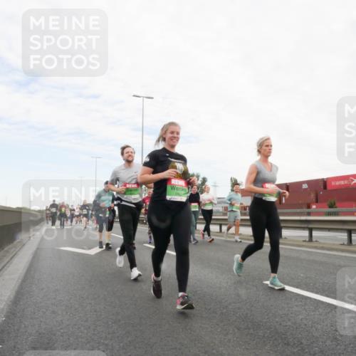03.10.2025 - Köhlbrandbrückenlauf Matties Gatica Varas http://msf.ph/oto/9173419 03.10.2025 15:26:50 Position 3 8437 meine-sportfotos.de