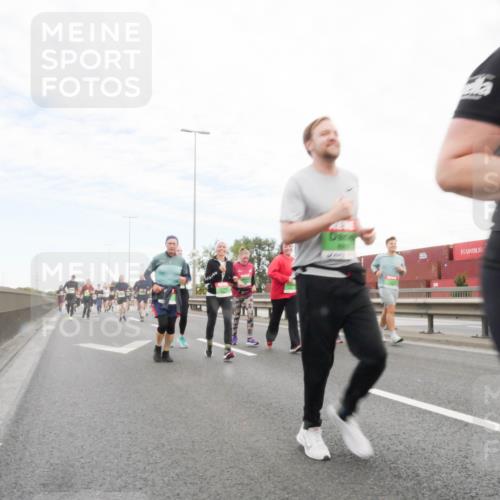 03.10.2025 - Köhlbrandbrückenlauf Matties Gatica Varas http://msf.ph/oto/9173421 03.10.2025 15:26:51 Position 3  meine-sportfotos.de