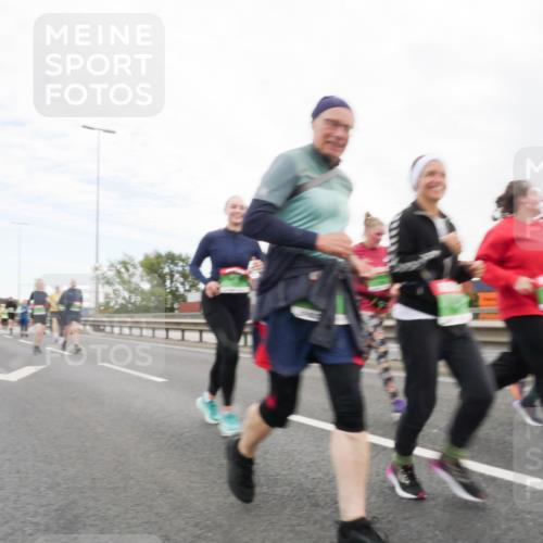 03.10.2025 - Köhlbrandbrückenlauf Matties Gatica Varas http://msf.ph/oto/9173425 03.10.2025 15:26:53 Position 3  meine-sportfotos.de