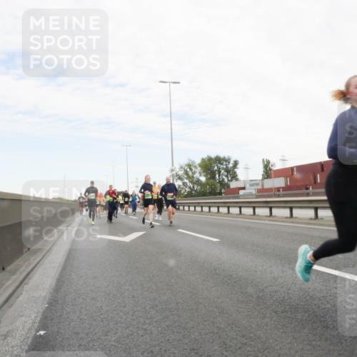 03.10.2025 - Köhlbrandbrückenlauf Matties Gatica Varas http://msf.ph/oto/9173426 03.10.2025 15:26:53 Position 3  meine-sportfotos.de