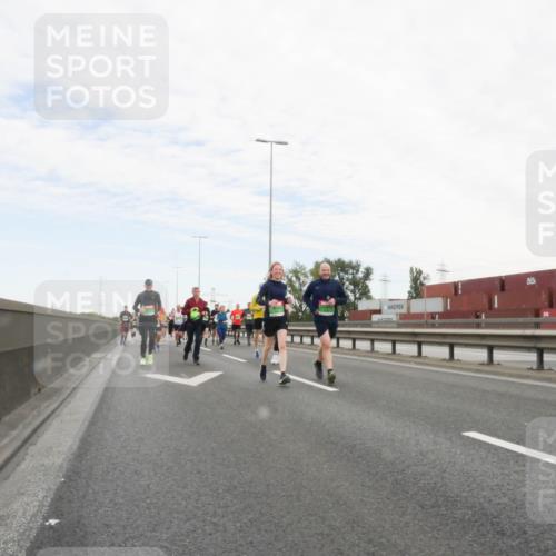 03.10.2025 - Köhlbrandbrückenlauf Matties Gatica Varas http://msf.ph/oto/9173429 03.10.2025 15:26:54 Position 3  meine-sportfotos.de