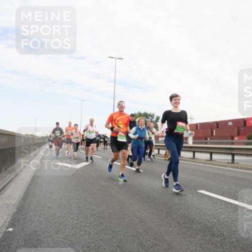 03.10.2025 - Köhlbrandbrückenlauf Matties Gatica Varas http://msf.ph/oto/9173439 03.10.2025 15:26:59 Position 3  meine-sportfotos.de