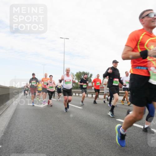 03.10.2025 - Köhlbrandbrückenlauf Matties Gatica Varas http://msf.ph/oto/9173442 03.10.2025 15:27:01 Position 3  meine-sportfotos.de