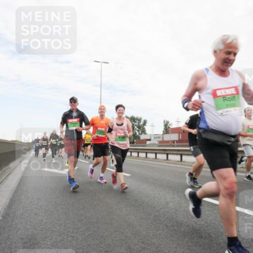 03.10.2025 - Köhlbrandbrückenlauf Matties Gatica Varas http://msf.ph/oto/9173445 03.10.2025 15:27:02 Position 3 6353 meine-sportfotos.de