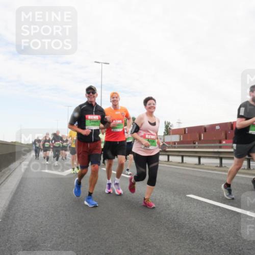 03.10.2025 - Köhlbrandbrückenlauf Matties Gatica Varas http://msf.ph/oto/9173446 03.10.2025 15:27:03 Position 3 9003 meine-sportfotos.de
