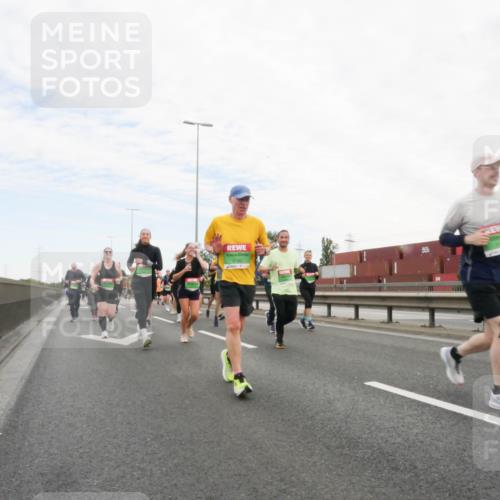 03.10.2025 - Köhlbrandbrückenlauf Matties Gatica Varas http://msf.ph/oto/9173450 03.10.2025 15:27:05 Position 3 8180 meine-sportfotos.de
