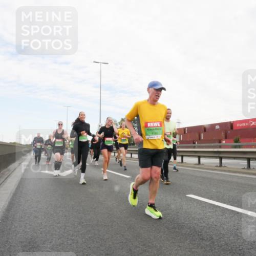03.10.2025 - Köhlbrandbrückenlauf Matties Gatica Varas http://msf.ph/oto/9173451 03.10.2025 15:27:05 Position 3 8180 meine-sportfotos.de