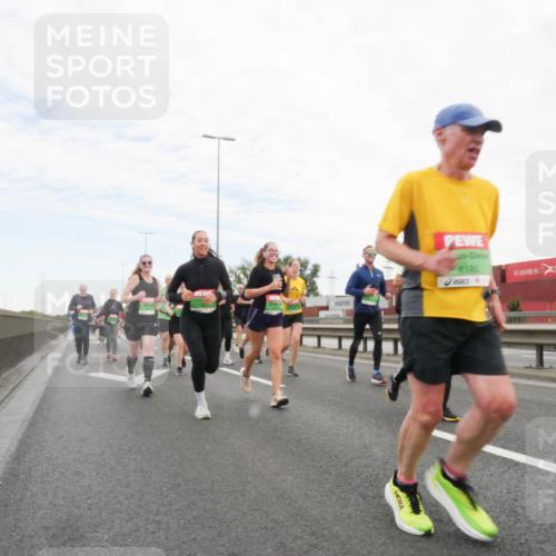 03.10.2025 - Köhlbrandbrückenlauf Matties Gatica Varas http://msf.ph/oto/9173452 03.10.2025 15:27:06 Position 3 8180 meine-sportfotos.de