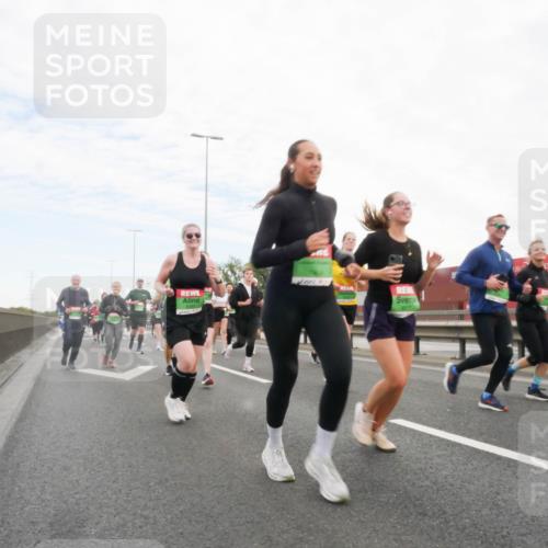 03.10.2025 - Köhlbrandbrückenlauf Matties Gatica Varas http://msf.ph/oto/9173454 03.10.2025 15:27:06 Position 3  meine-sportfotos.de