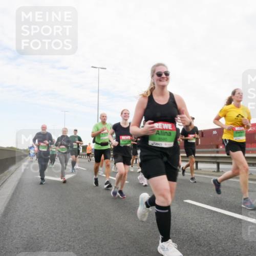 03.10.2025 - Köhlbrandbrückenlauf Matties Gatica Varas http://msf.ph/oto/9173456 03.10.2025 15:27:07 Position 3 8680 meine-sportfotos.de