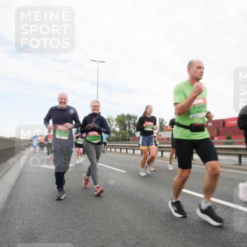 03.10.2025 - Köhlbrandbrückenlauf Matties Gatica Varas http://msf.ph/oto/9173459 03.10.2025 15:27:09 Position 3  meine-sportfotos.de