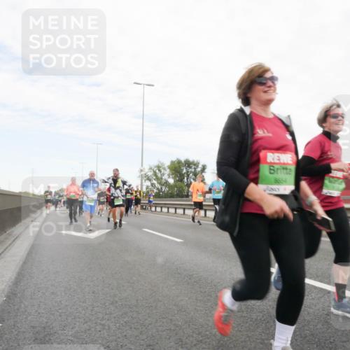 03.10.2025 - Köhlbrandbrückenlauf Matties Gatica Varas http://msf.ph/oto/9173470 03.10.2025 15:27:14 Position 3 8684 meine-sportfotos.de