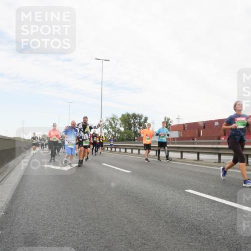 03.10.2025 - Köhlbrandbrückenlauf Matties Gatica Varas http://msf.ph/oto/9173471 03.10.2025 15:27:15 Position 3  meine-sportfotos.de