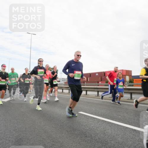 03.10.2025 - Köhlbrandbrückenlauf Matties Gatica Varas http://msf.ph/oto/9173484 03.10.2025 15:27:21 Position 3  meine-sportfotos.de