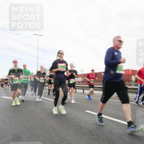 03.10.2025 - Köhlbrandbrückenlauf Matties Gatica Varas http://msf.ph/oto/9173485 03.10.2025 15:27:21 Position 3  meine-sportfotos.de