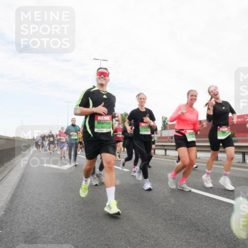 03.10.2025 - Köhlbrandbrückenlauf Matties Gatica Varas http://msf.ph/oto/9173487 03.10.2025 15:27:22 Position 3 8201 meine-sportfotos.de