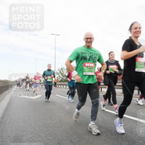 03.10.2025 - Köhlbrandbrückenlauf Matties Gatica Varas http://msf.ph/oto/9173489 03.10.2025 15:27:23 Position 3 8587 meine-sportfotos.de
