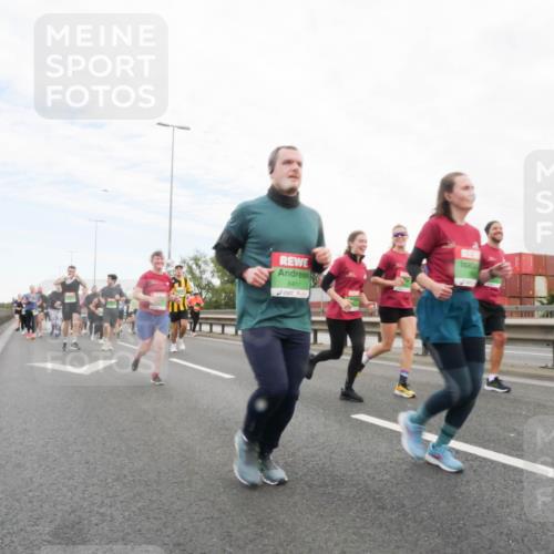 03.10.2025 - Köhlbrandbrückenlauf Matties Gatica Varas http://msf.ph/oto/9173492 03.10.2025 15:27:25 Position 3 8411 meine-sportfotos.de